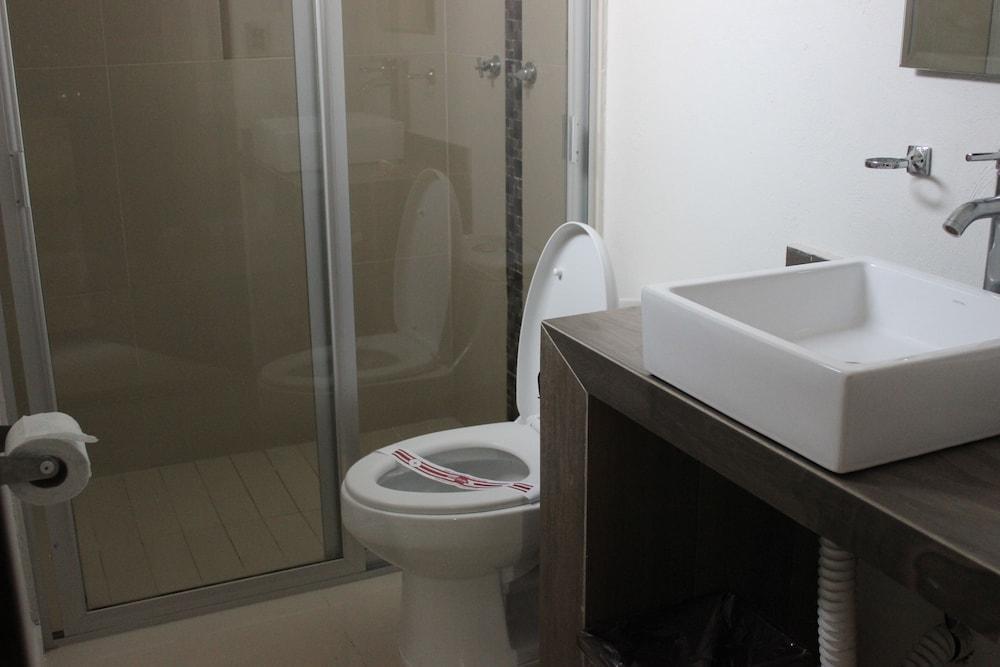 גואדלחארה Hotel Colon Express מראה חיצוני תמונה