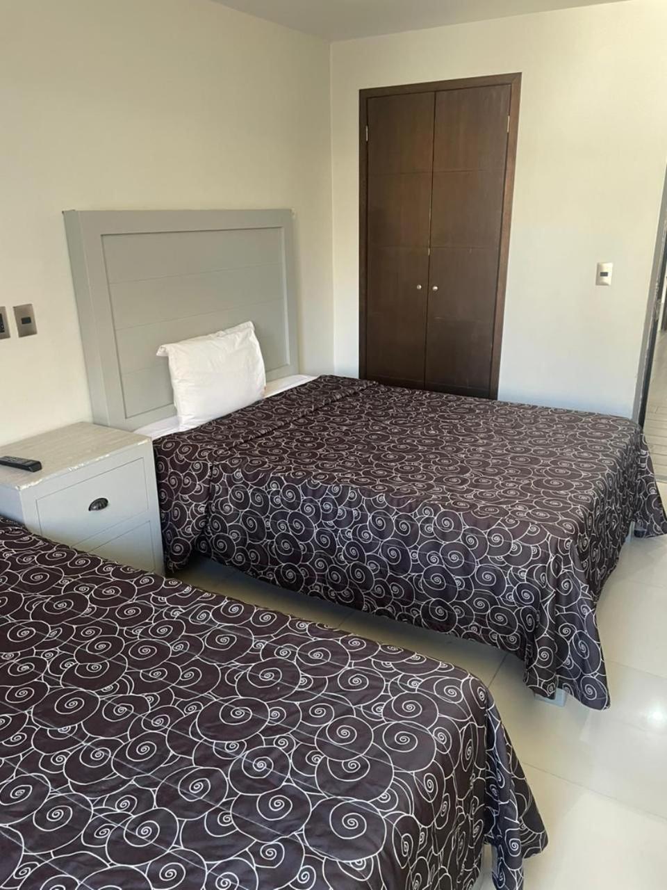 גואדלחארה Hotel Colon Express מראה חיצוני תמונה