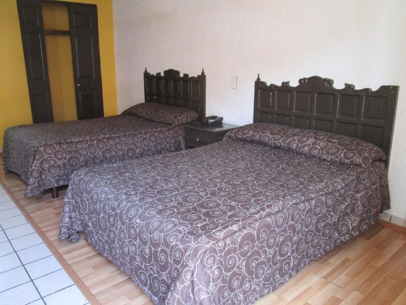 גואדלחארה Hotel Colon Express מראה חיצוני תמונה
