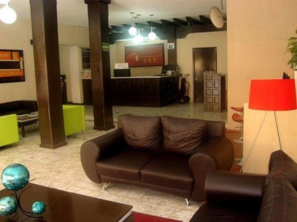 גואדלחארה Hotel Colon Express מראה חיצוני תמונה